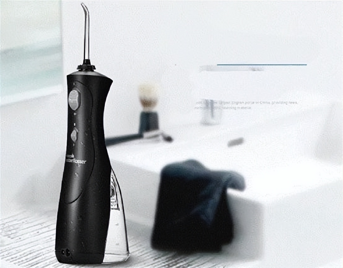 牙医是否推荐使用冲牙器？警惕三大潜在隐患，科学护齿是关键